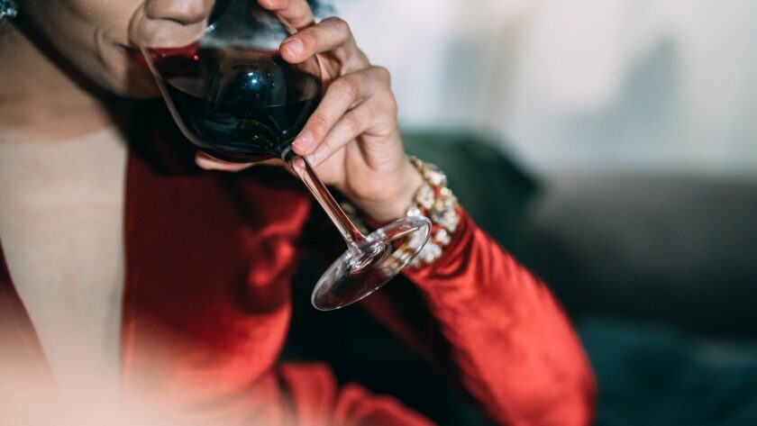 adopter le bracelet dragon dans votre style vestimentaire